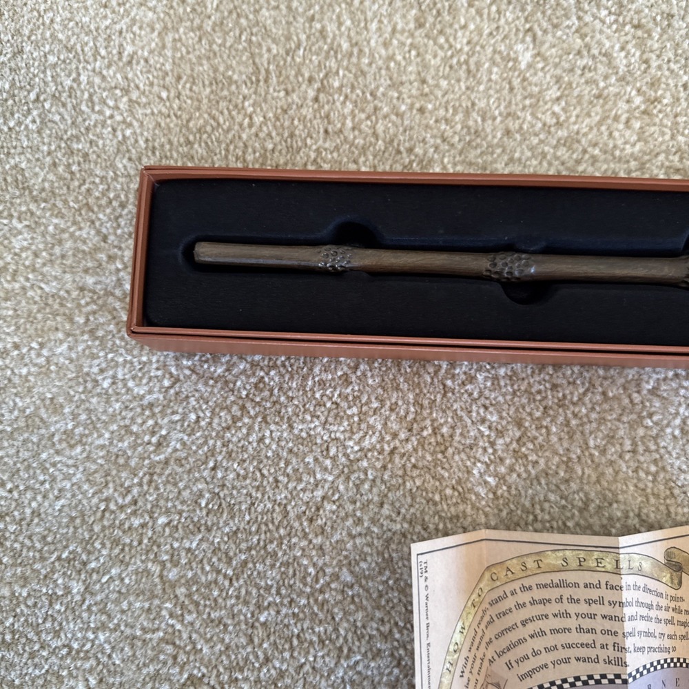 Wizarding World of Harry Potter Ollivanders Interactive Wand Dumbledore with Map - Picture 4 of 8